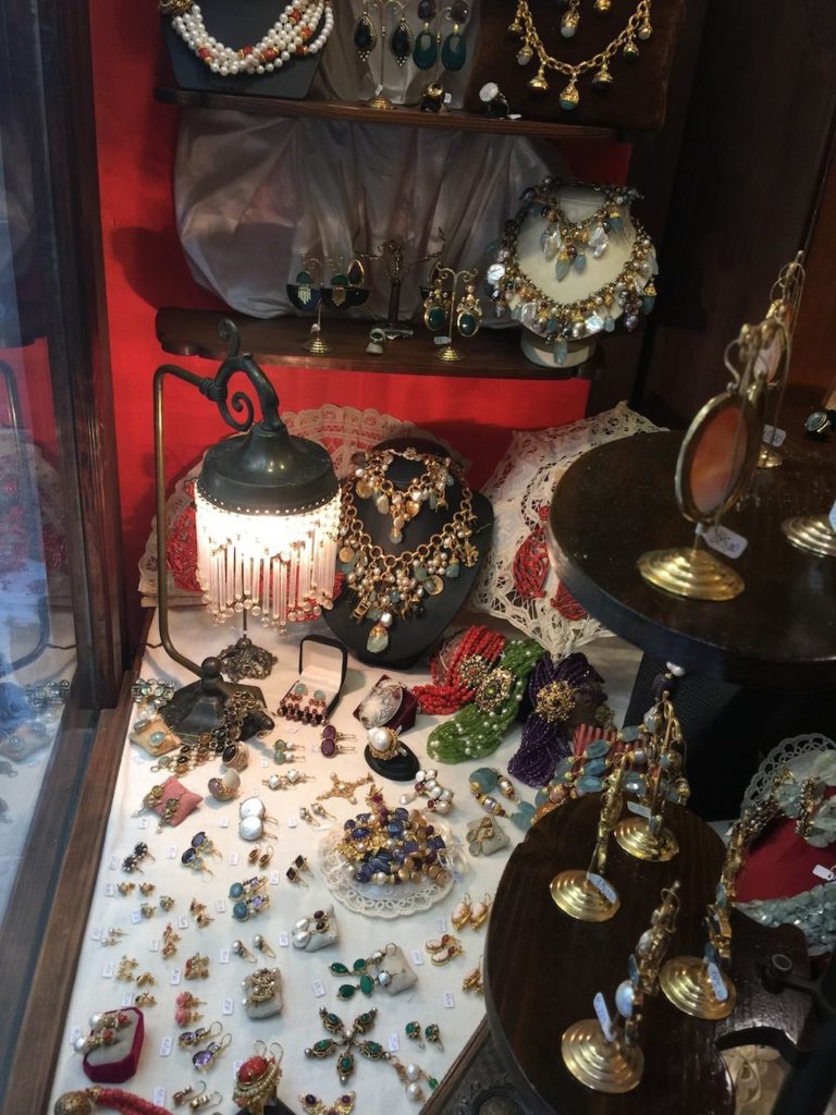 tharros bijoux in florence