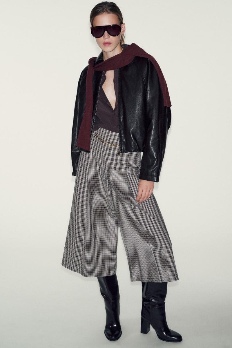 bermuda con giacca di pelle zara