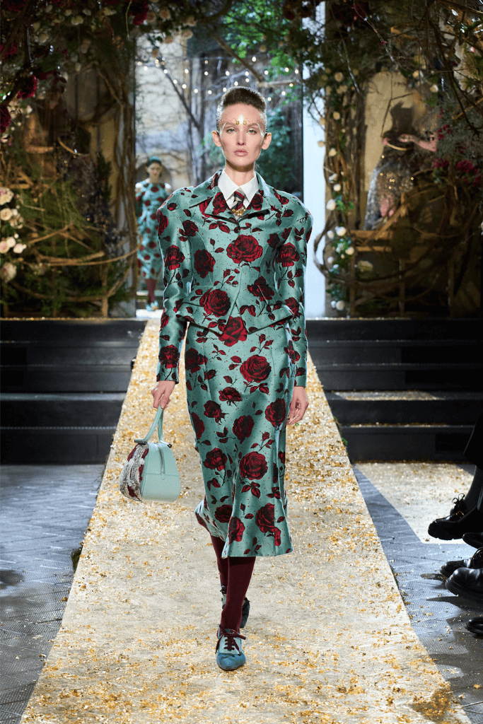 la cravatta donna proposta da antonio marras